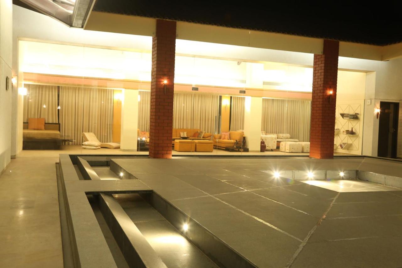 Hotel Outpost@Alibaug à Alībāg Extérieur photo