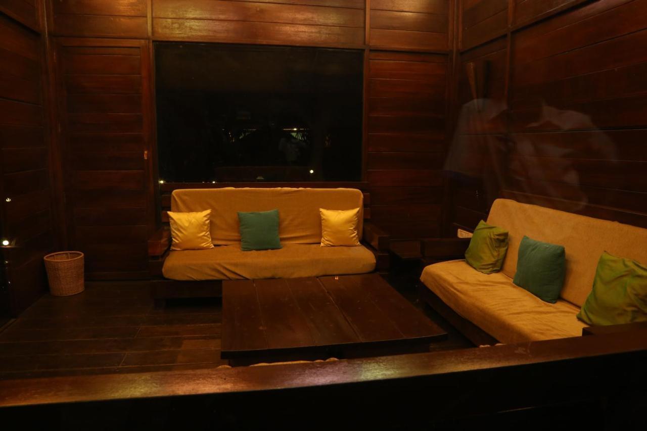 Hotel Outpost@Alibaug à Alībāg Extérieur photo