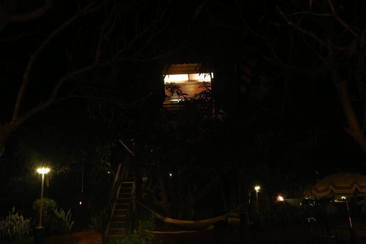 Hotel Outpost@Alibaug à Alībāg Extérieur photo