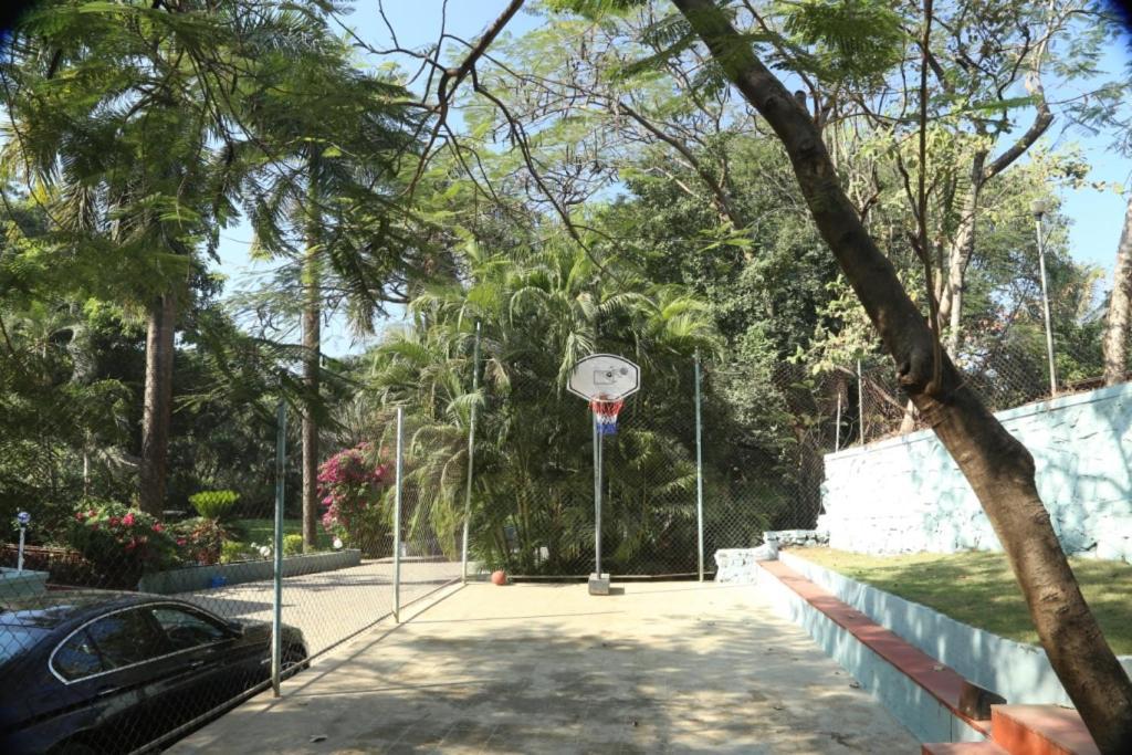 Hotel Outpost@Alibaug à Alībāg Extérieur photo