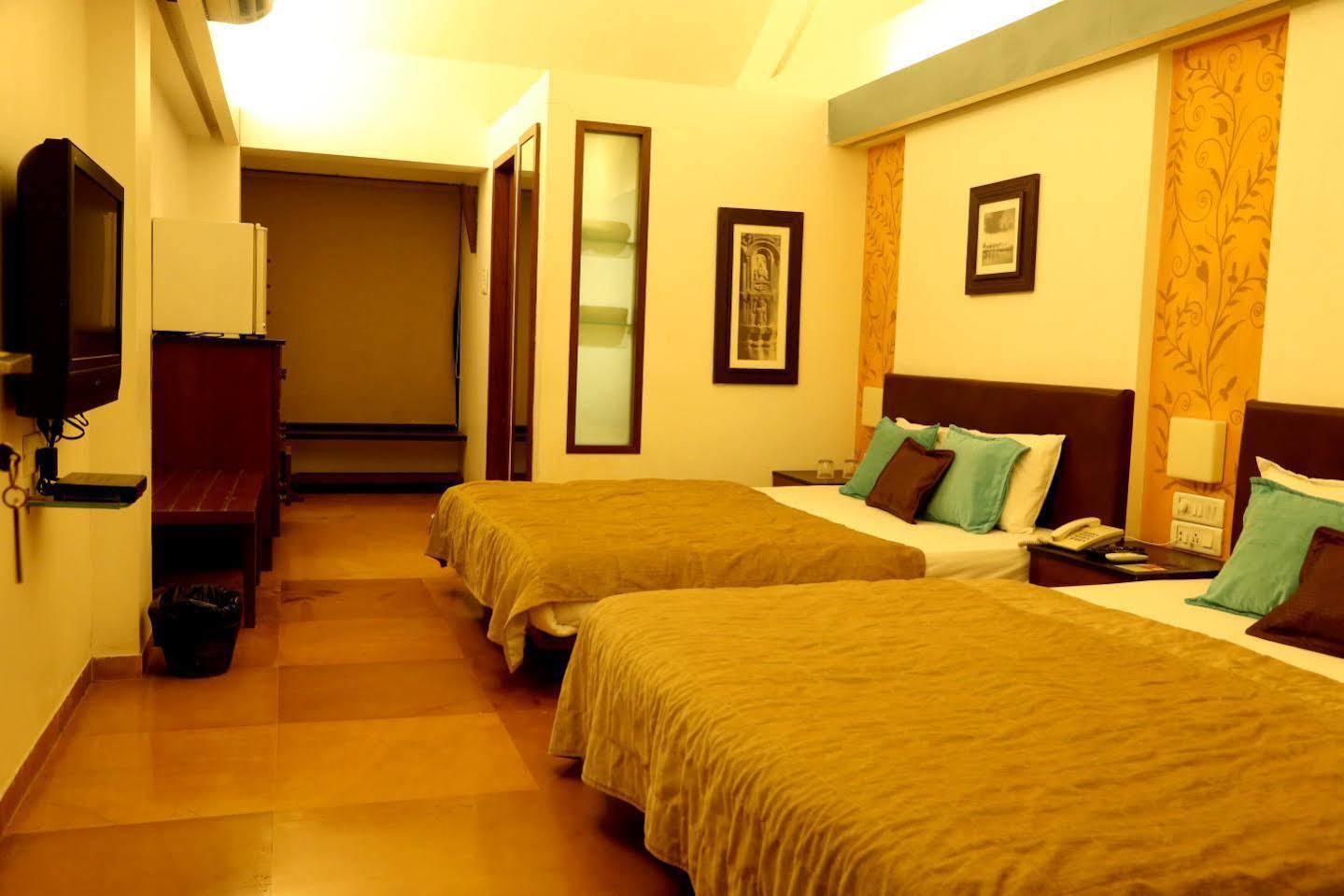Hotel Outpost@Alibaug à Alībāg Extérieur photo