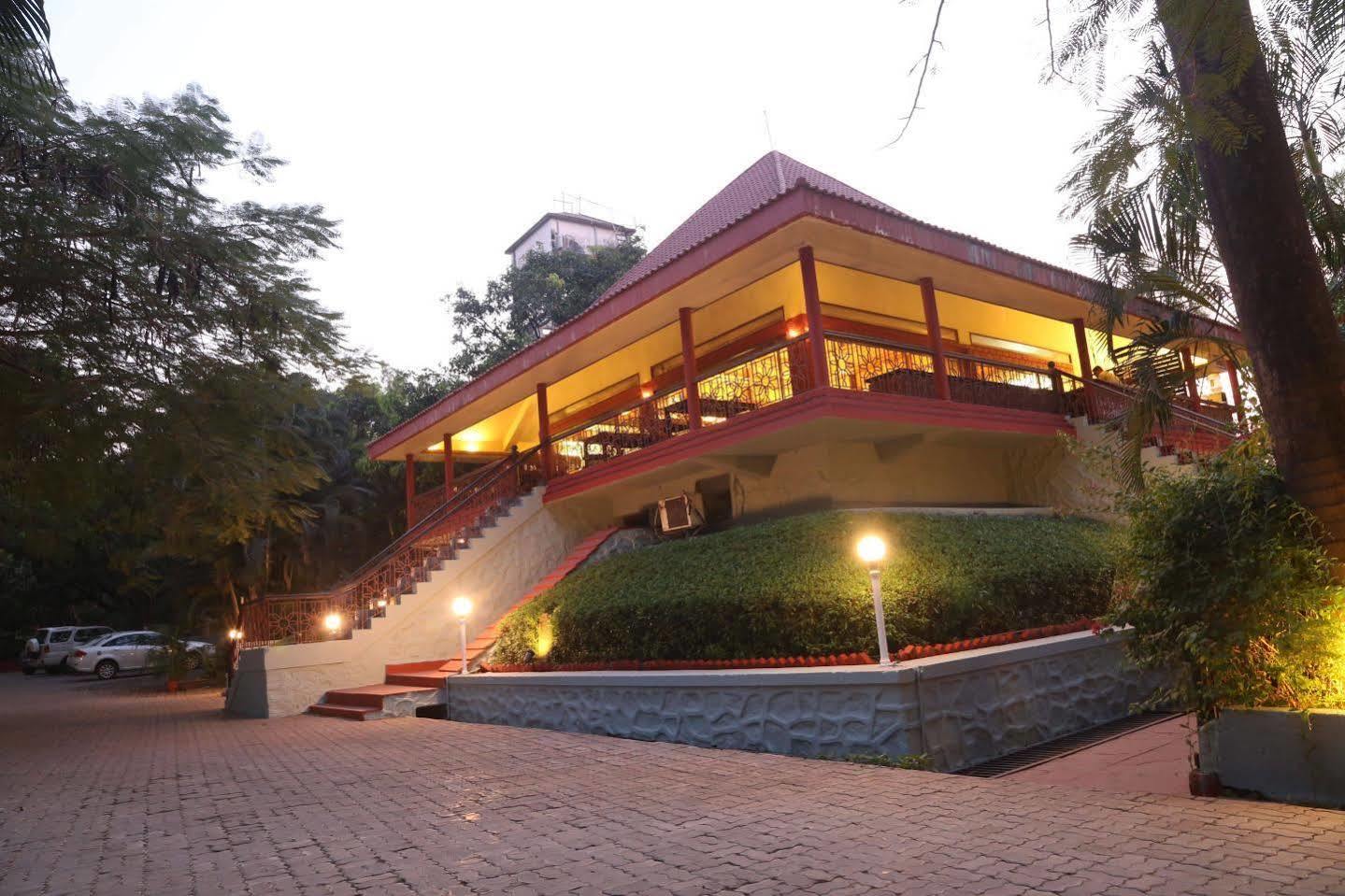 Hotel Outpost@Alibaug à Alībāg Extérieur photo